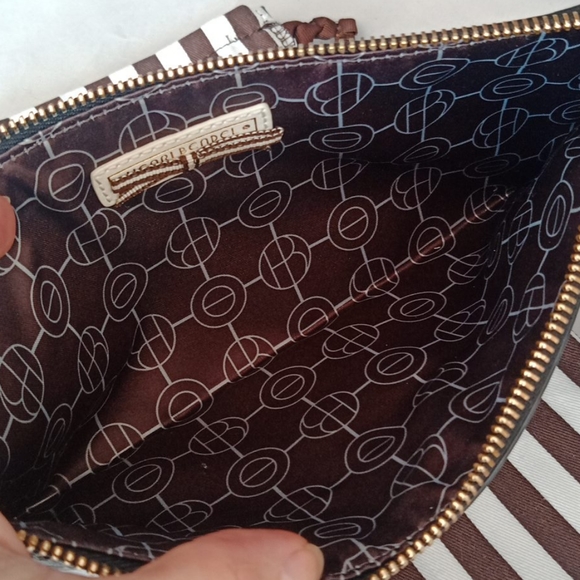 Henri Bendel wristlet with dust bag